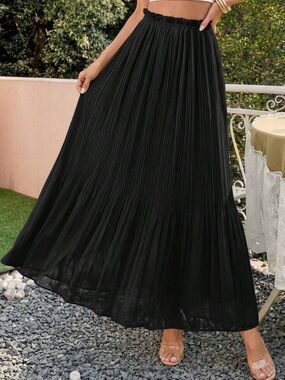 Pleated Maxi Skirt - Black